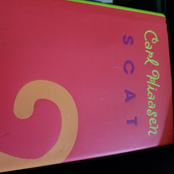 Books - Picture 3 of 8